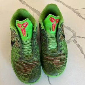 Mamba Grinch shoes size men’s 7.5